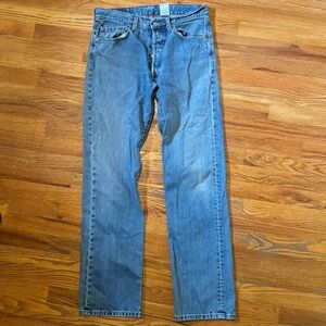 Levi’s classic 501 33 x 34.  Great condition